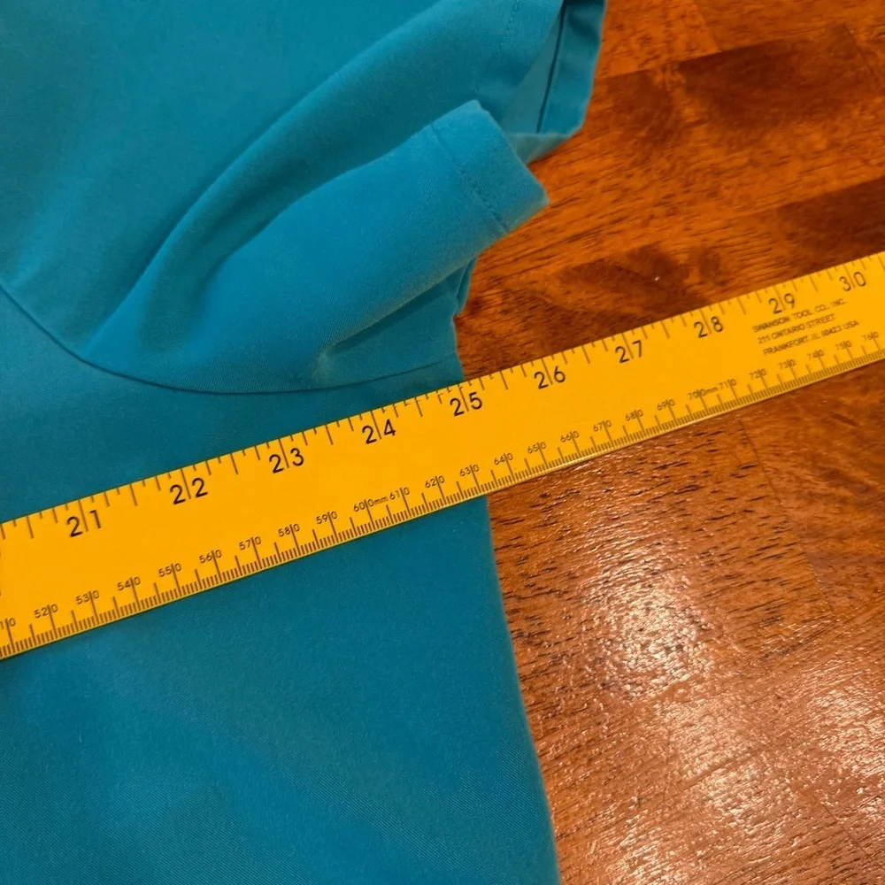 Figs Casma 3 pocket Teal blue V-Neck Scrub Top size xxl PO# 6224 - Picture 4 of 9